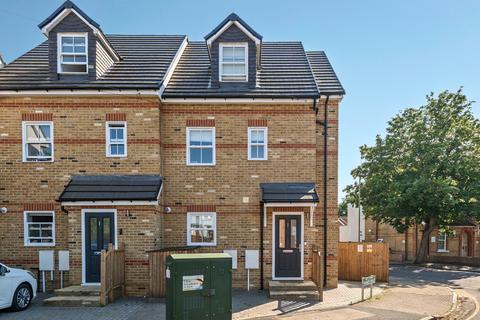 3 bedroom semi-detached house for sale, Hawes Road, Bromley, BR1