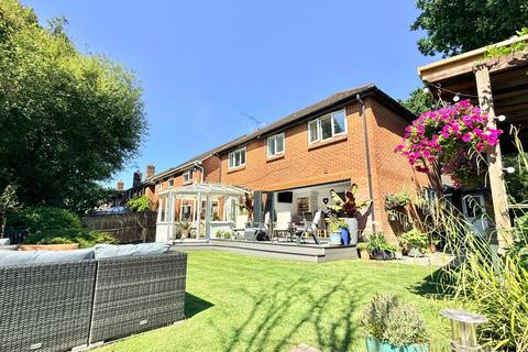 4 bedroom detached house for sale, Hazelwood Drive, Verwood, BH31 6YG