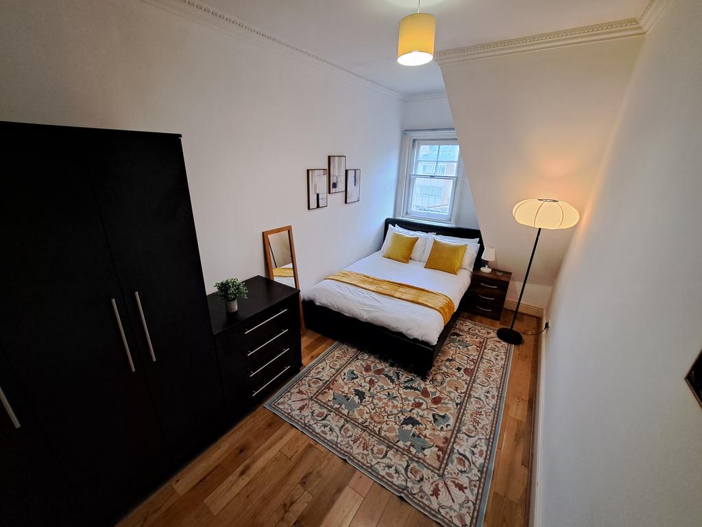 1 bedroom in a flat share to rent