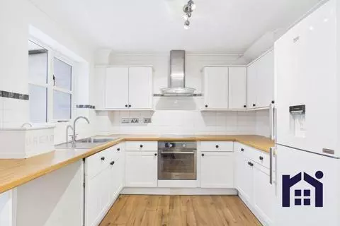 2 bedroom property to rent – pohled 3