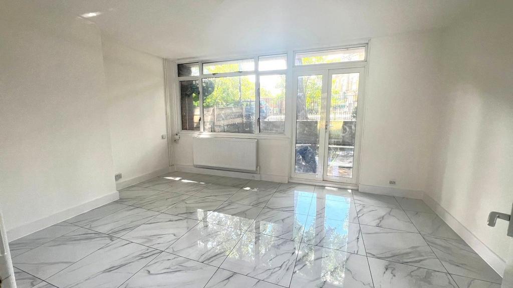 3 bedroom flat to rent