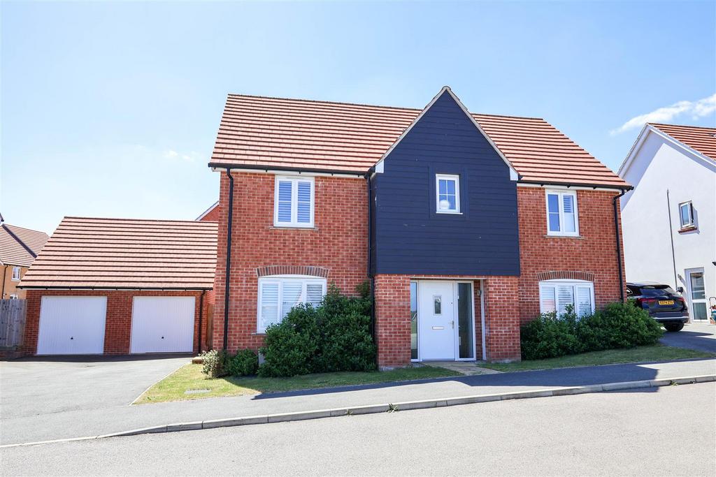 5 bedroom detached house for sale