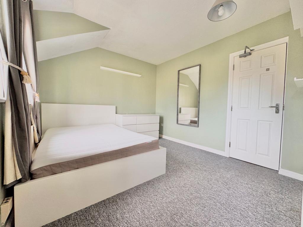 1 bedroom in a house share to rent
