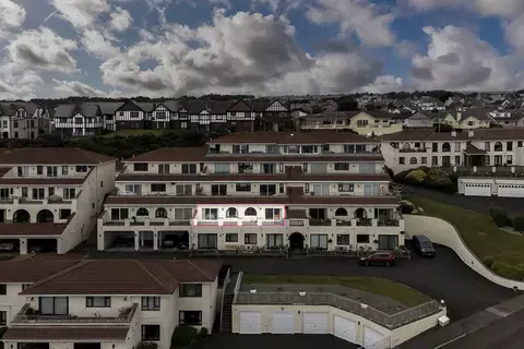 2 bedroom apartment for sale, 23, King Edward Bay Apartments, Onchan