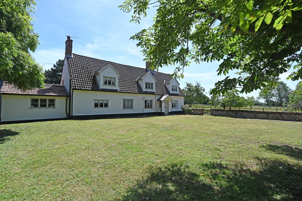 4 bedroom farm house for sale
