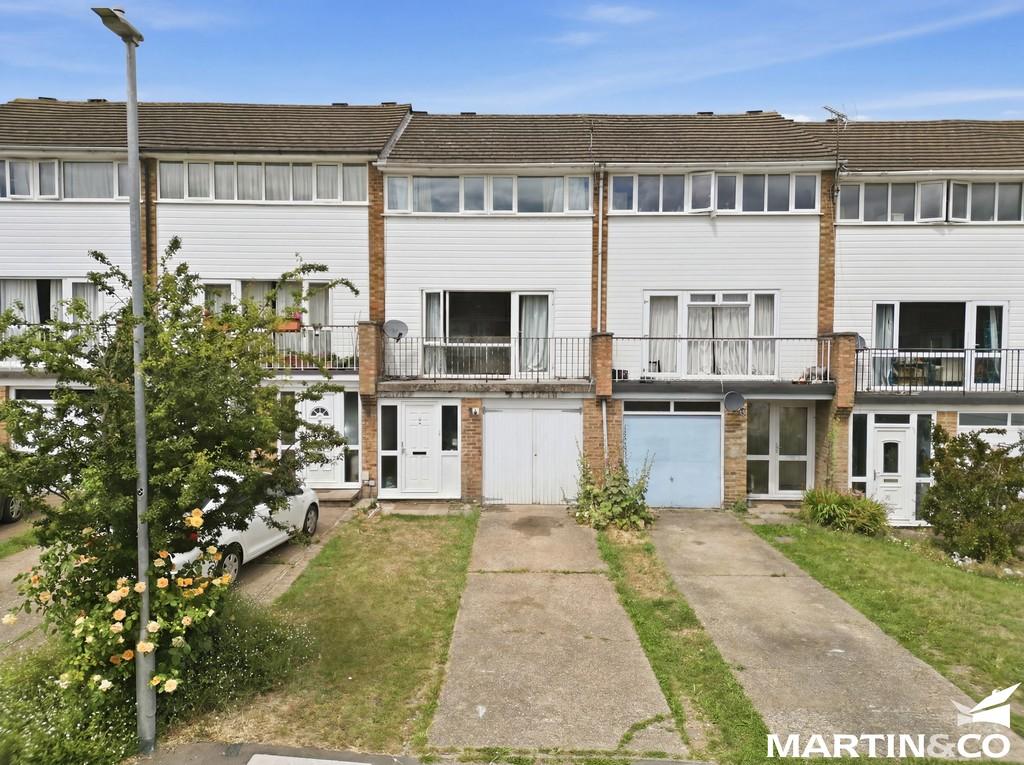 4 bedroom townhouse for sale in Chelmsford on OnTheMarket