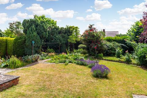 4 bedroom detached house for sale, Purvis Road, Rushden NN10