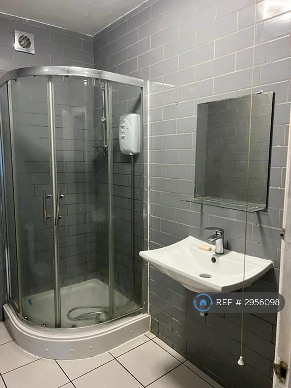 4 bedroom terraced house to rent
