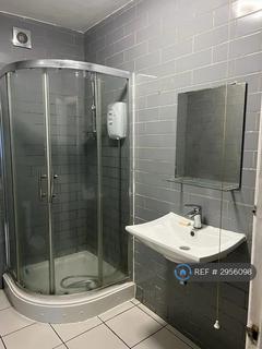 4 bedroom terraced house to rent, Westminster Gardens, Barking, IG11