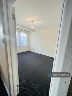 4 bedroom terraced house to rent, Westminster Gardens, Barking, IG11