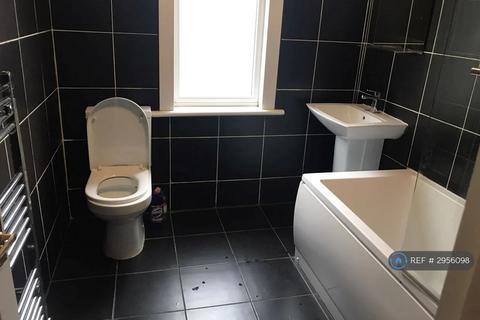 4 bedroom terraced house to rent, Westminster Gardens, Barking, IG11