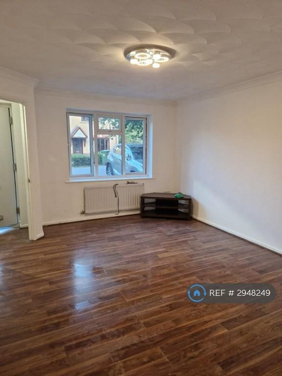 3 bedroom semi-detached house to rent