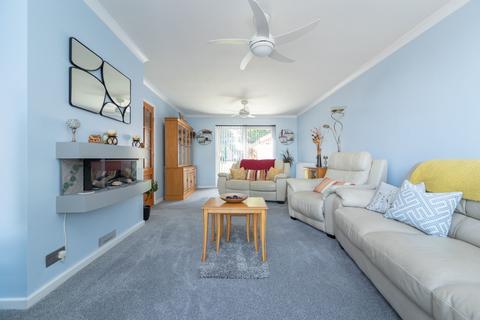 4 bedroom detached house for sale, Leconfield Road, Loughborough, LE11
