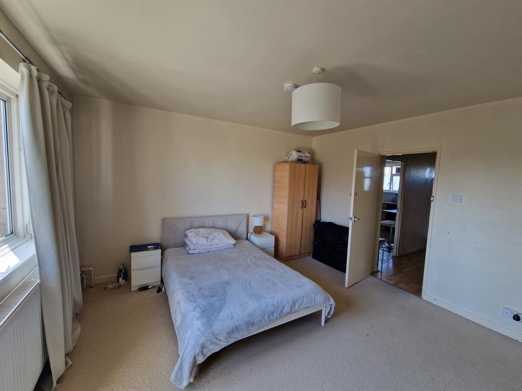 1 bedroom in a flat share to rent