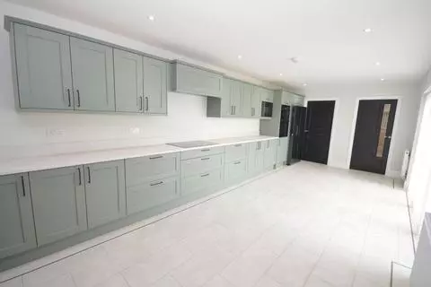 6 bedroom semi-detached house for sale - Widok 3