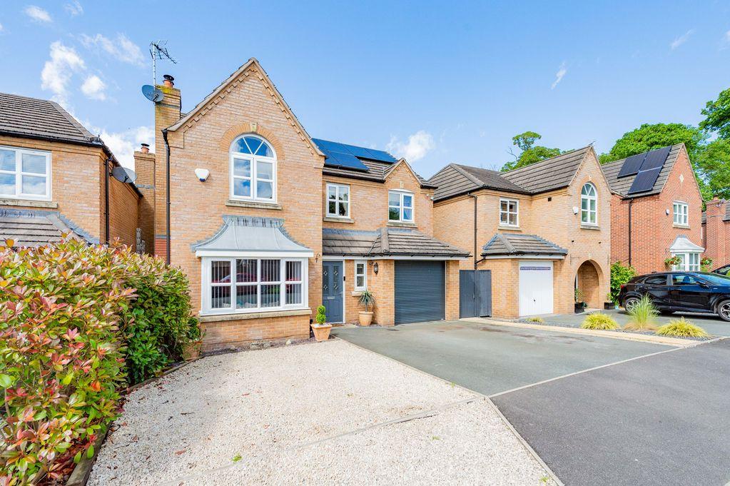4 bedroom detached house for sale