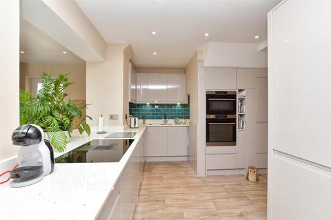 3 bedroom semi-detached house for sale, Manor Grove, Sittingbourne ME10
