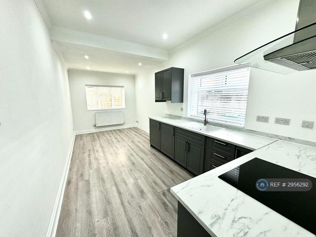 2 bedroom maisonette to rent