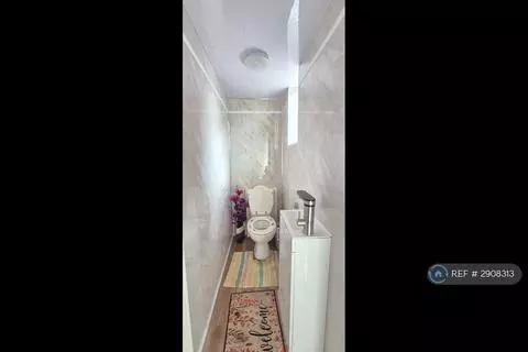 3 bedroom semi-detached house to rent – pohled 4
