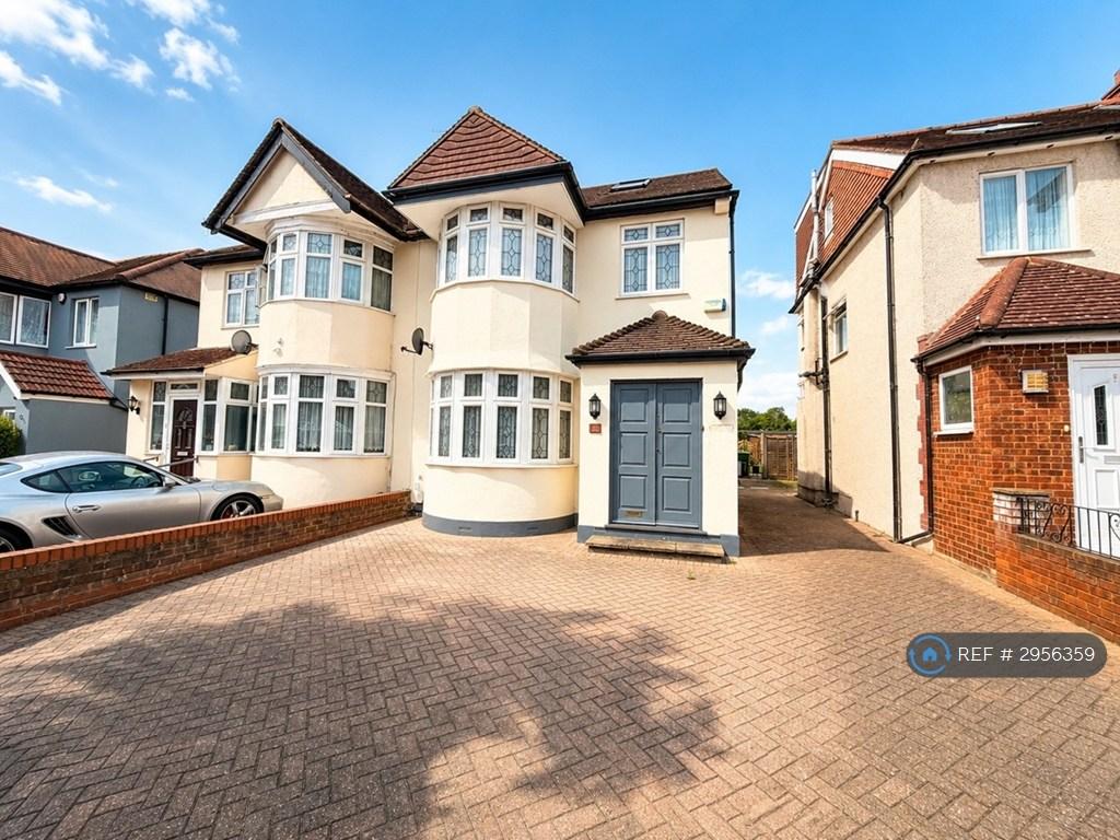3 bedroom semi-detached house to rent