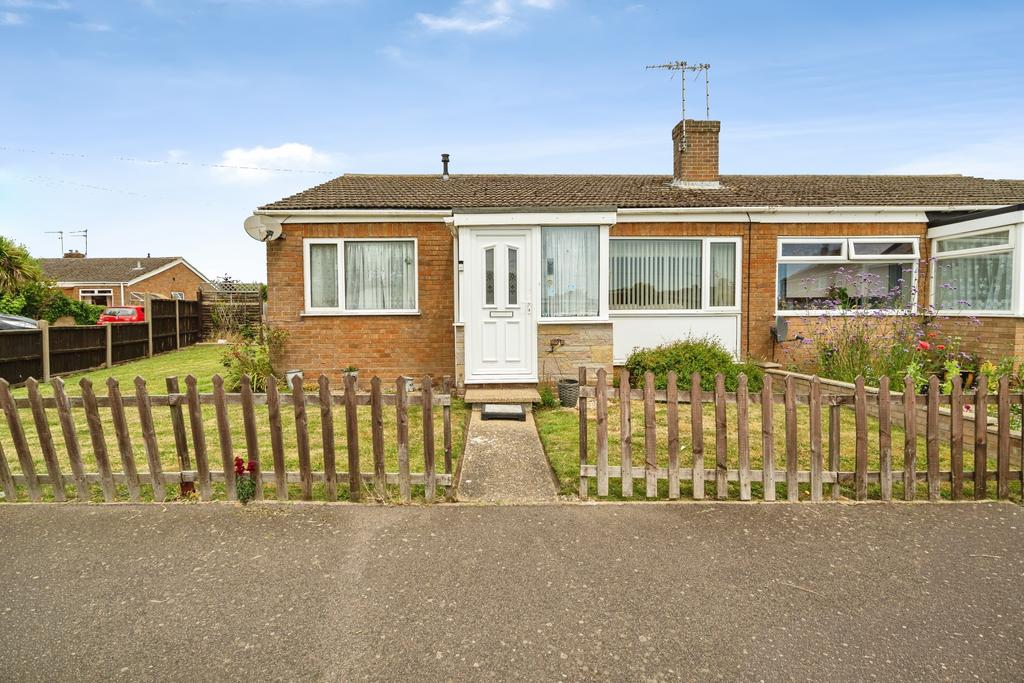 3 bedroom semi-detached bungalow for sale