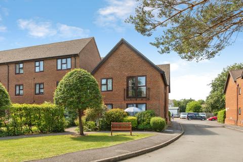 1 bedroom retirement property for sale, Pinewood Court, Fleet, GU51
