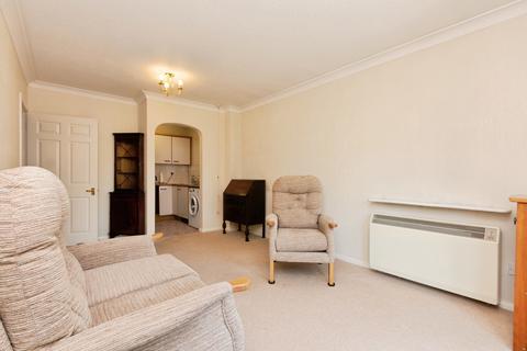 1 bedroom retirement property for sale, Pinewood Court, Fleet, GU51