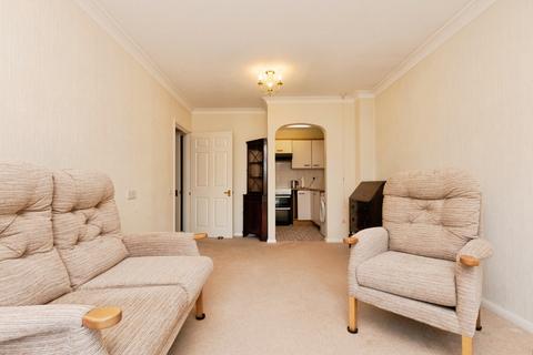 1 bedroom retirement property for sale, Pinewood Court, Fleet, GU51