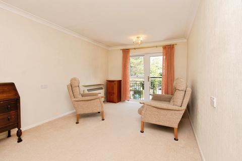 1 bedroom retirement property for sale, Pinewood Court, Fleet, GU51