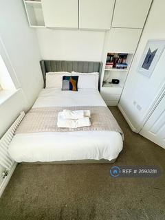 1 bedroom in a flat share to rent, Honduras Gardens, Milton Keynes, MK3