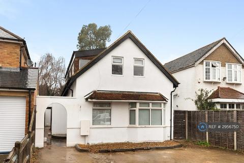 Studio to rent, Feltham Hill Road, Ashford, TW15
