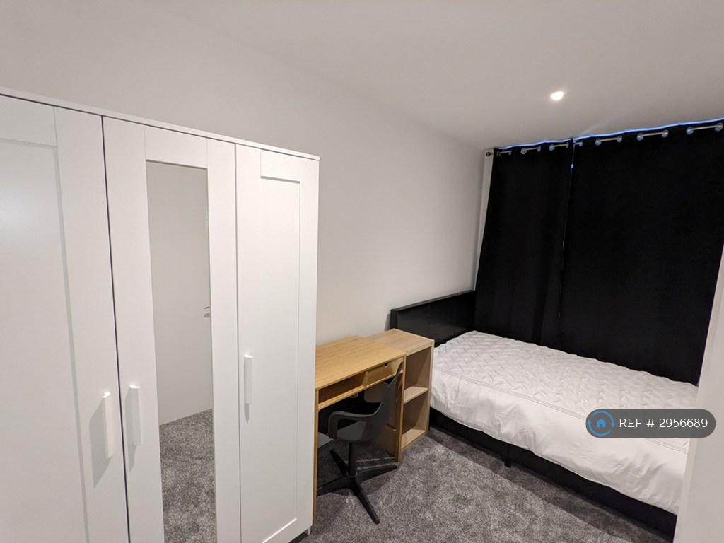 1 bedroom in a flat share to rent