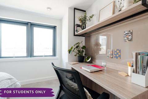 Studio to rent, Childers Street, London SE8