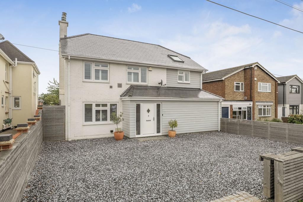 4 bedroom detached house for sale in Gillingham on OnTheMarket