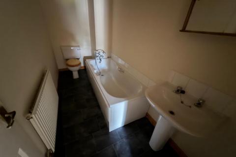 1 bedroom flat to rent, London Road, Buxton