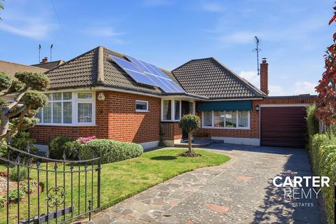 2 bedroom detached bungalow for sale, Chelsworth Crescent, Southend-on-sea, Essex, SS1 3EF