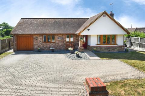 3 bedroom detached bungalow for sale, Kingsway, Hullbridge, Hockley