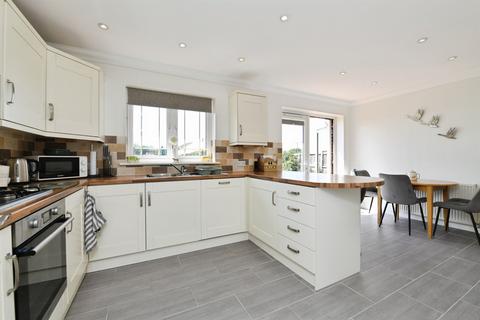 3 bedroom detached bungalow for sale, Kingsway, Hullbridge, Hockley