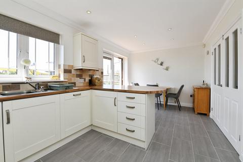 3 bedroom detached bungalow for sale, Kingsway, Hullbridge, Hockley