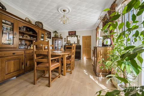 4 bedroom detached house for sale, Crestacre Close, Newton, Swansea