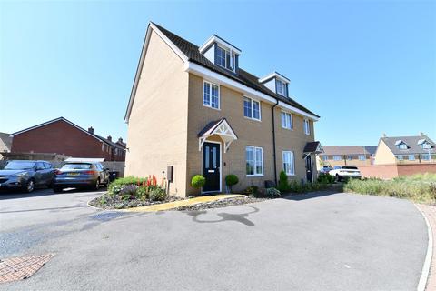 4 bedroom semi-detached house for sale, Lily Edge, Biggleswade