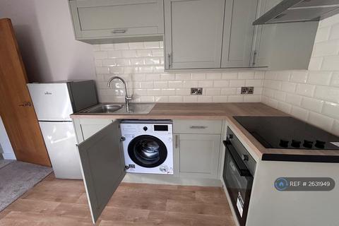 1 bedroom flat to rent, Halifax Road, Sowerby Bridge, HX6