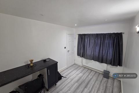 1 bedroom in a house share to rent, Green Lane, London, SW16