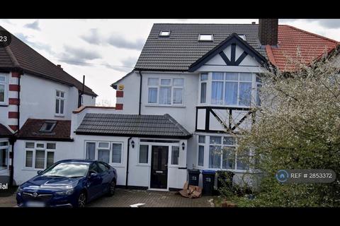 1 bedroom in a house share to rent, Green Lane, London, SW16