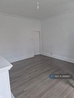 2 bedroom terraced house to rent, Searness Road, Manchester, M24