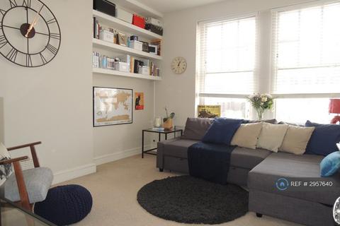 1 bedroom flat to rent, Station Parade, Balham, SW12