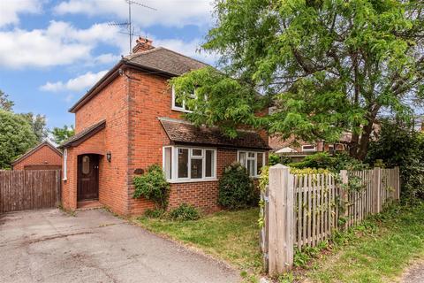 3 bedroom detached house for sale, Grove End Road, Farnham