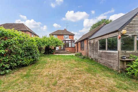 3 bedroom detached house for sale, Grove End Road, Farnham