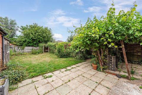 3 bedroom detached house for sale, Grove End Road, Farnham
