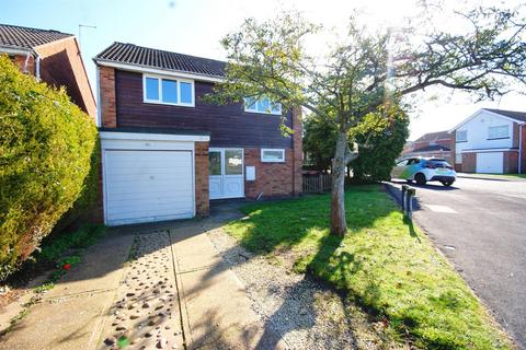 4 bedroom detached house to rent, Glendon Close, Lincoln